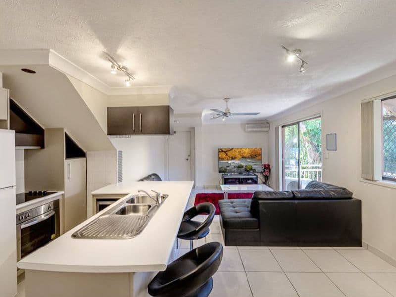 23 Second Avenue, Broadbeach QLD 4218, Broadbeach - Thumbnail 2