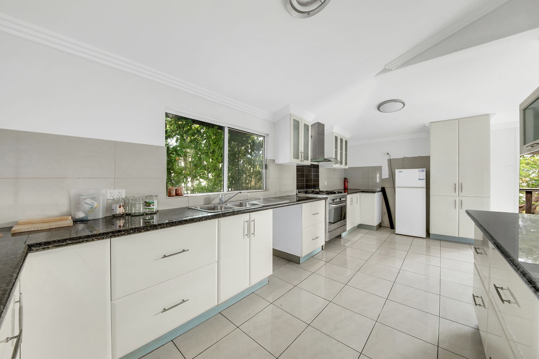 19 Fisher Street, West Gladstone QLD 4680, West Gladstone - Thumbnail 4