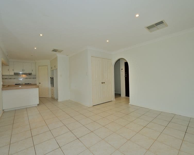 45 Linville Street, COOLOONGUP WA 6168, Cooloongup - Thumbnail 4