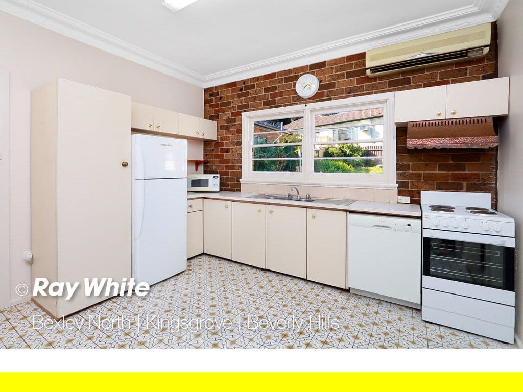 36 Violet Street, Roselands - Thumbnail 3