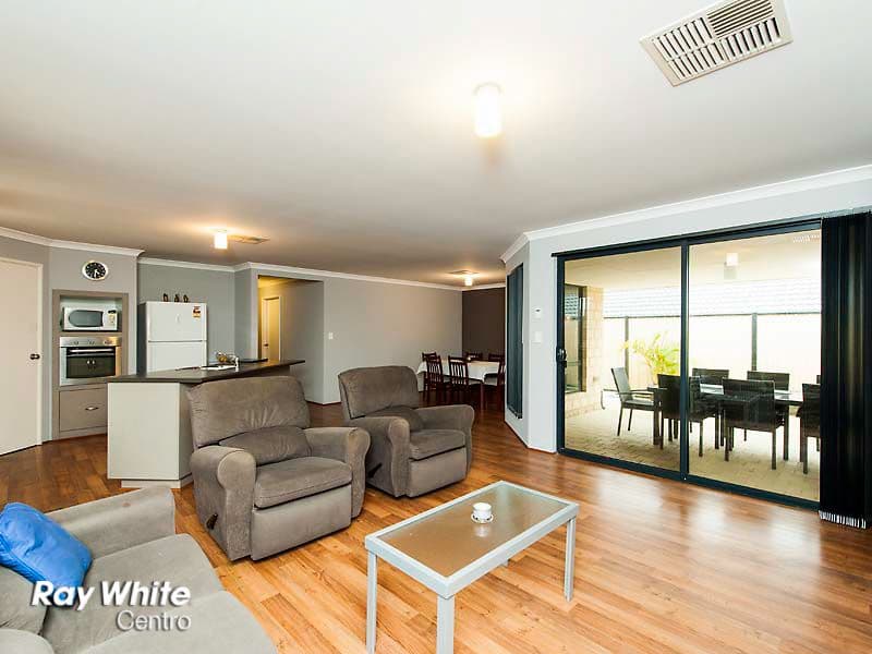 40 Ripplevale Circle, CARRAMAR WA 6031, Carramar - Image 1
