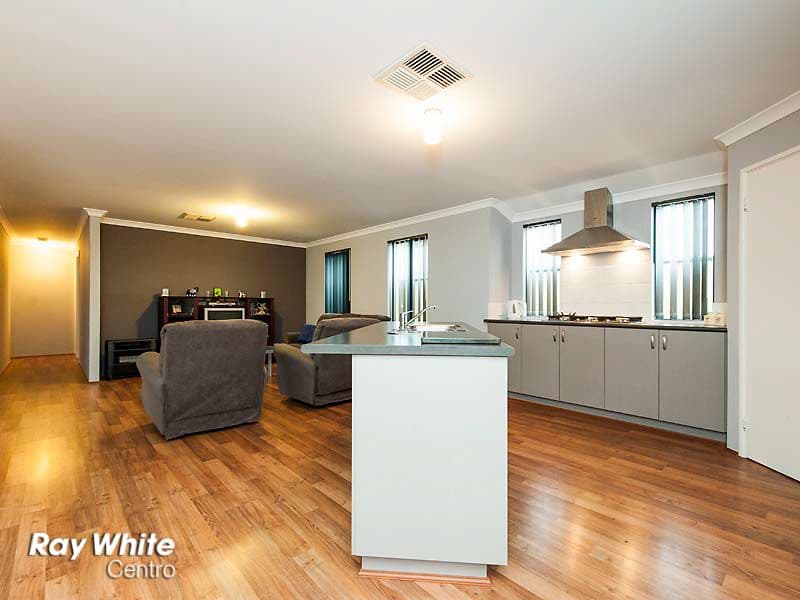 40 Ripplevale Circle, CARRAMAR WA 6031, Carramar - Thumbnail 3