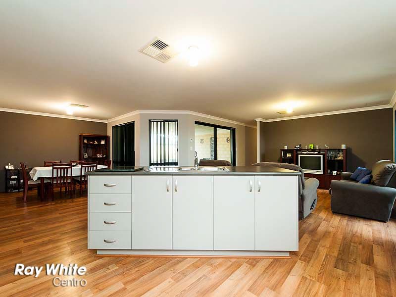 40 Ripplevale Circle, CARRAMAR WA 6031, Carramar - Thumbnail 4