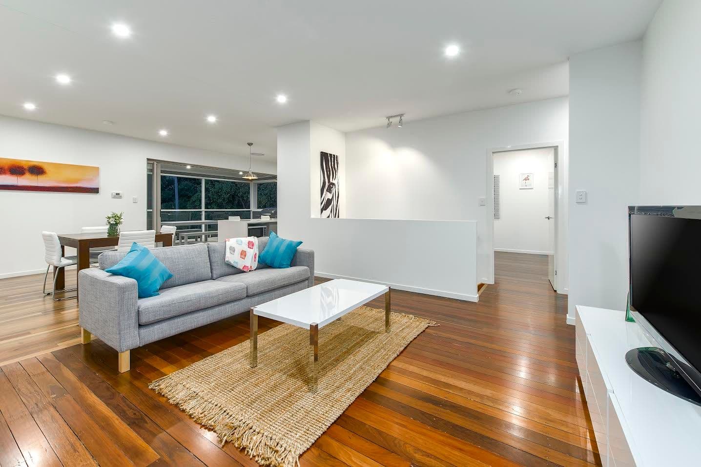 98 Victoria Street, Morningside QLD 4170, Morningside - Thumbnail 2