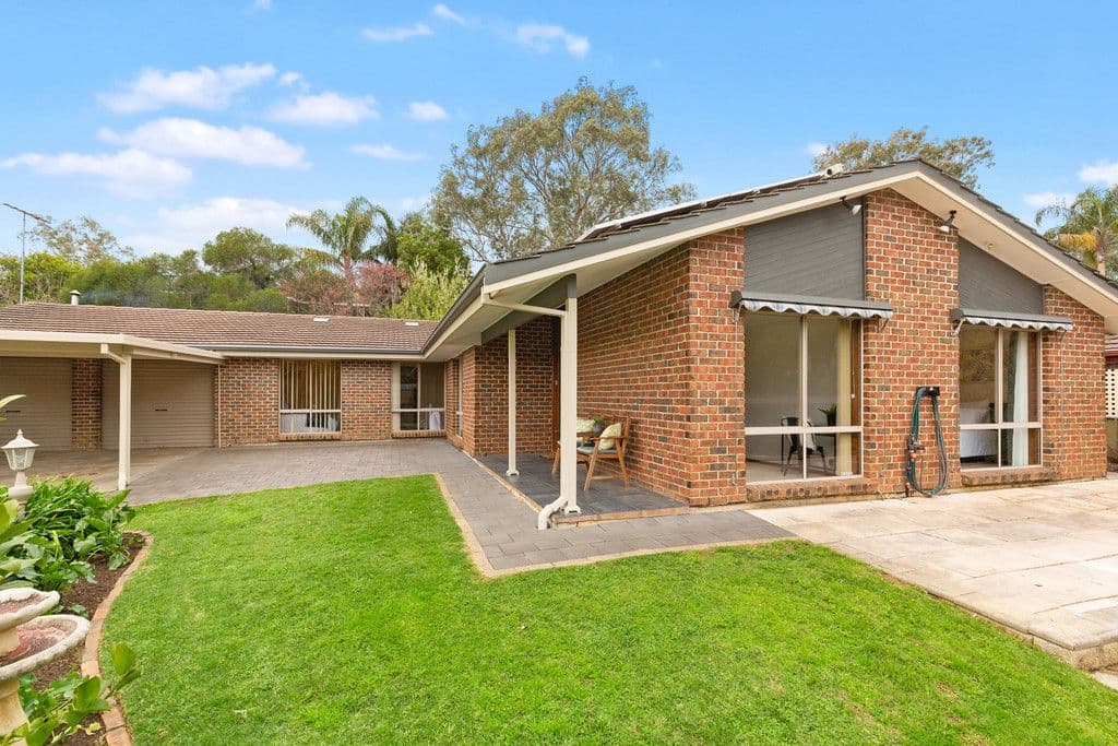 40 Horseshoe Drive, Aberfoyle Park SA 5159, Aberfoyle Park - Image 1