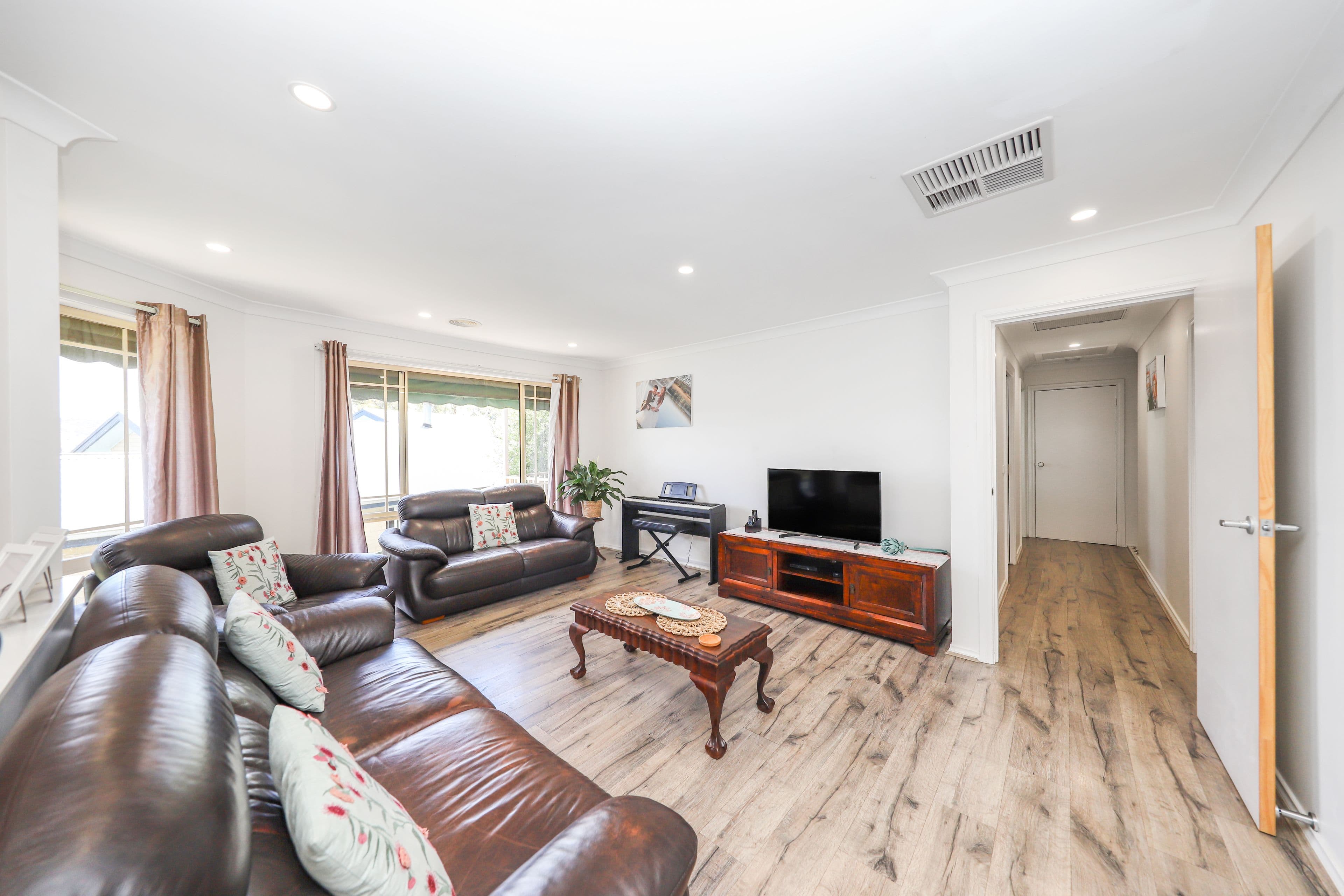 5 Jillabenan Close, Tumut NSW 2720, Tumut - Thumbnail 3