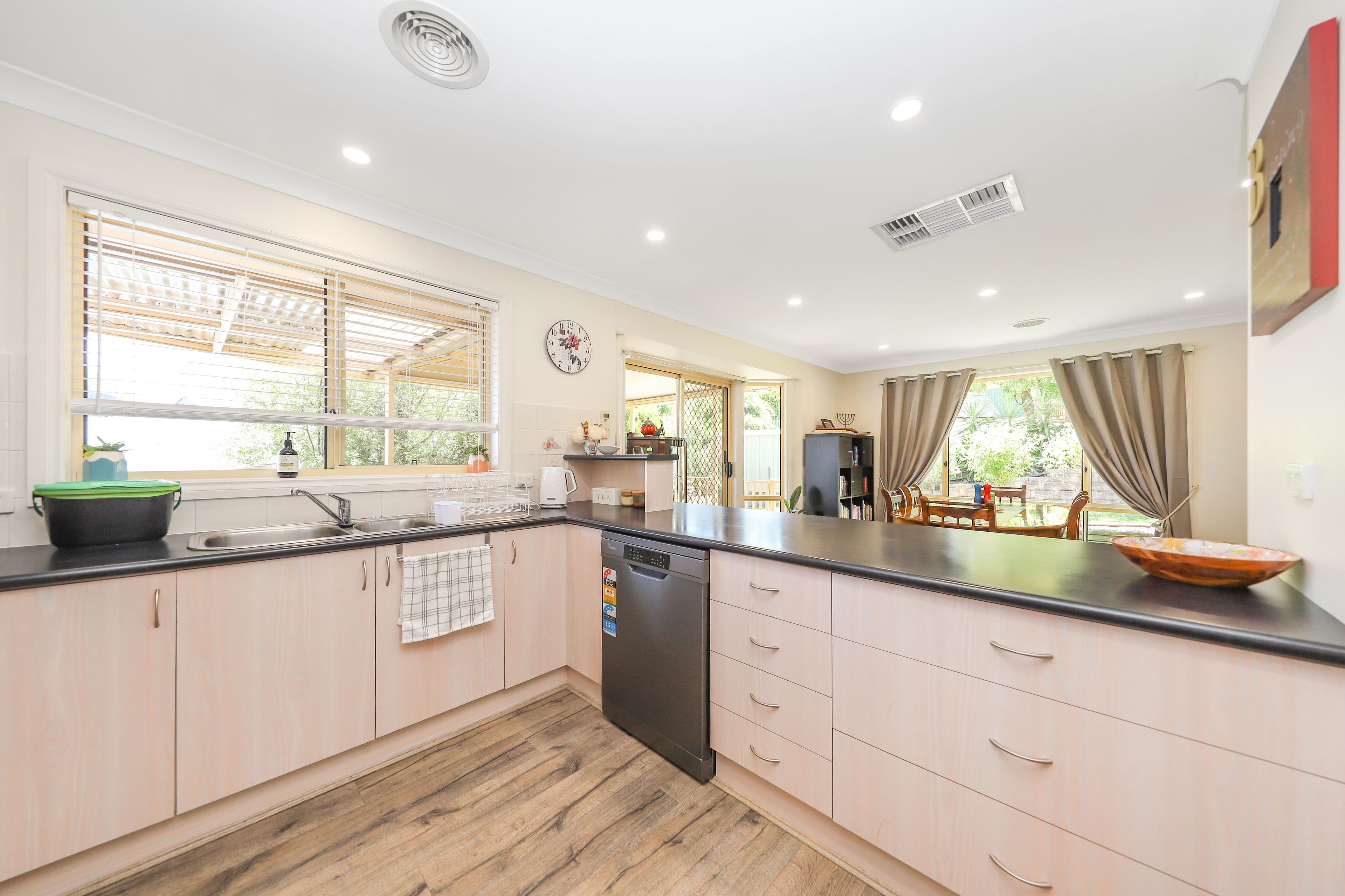 5 Jillabenan Close, Tumut NSW 2720, Tumut - Thumbnail 6