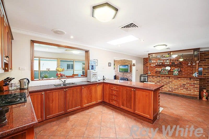 2 Ebony Drive, Hamlyn Terrace - Thumbnail 2