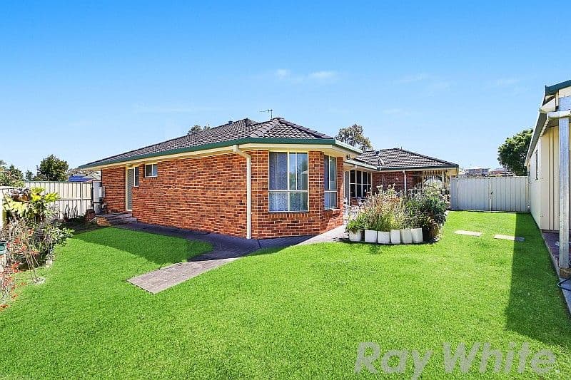 2 Ebony Drive, Hamlyn Terrace - Thumbnail 5
