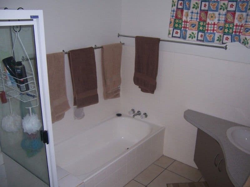 34 Pickett Street, SVENSSON HEIGHTS QLD 4670, Svensson Heights - Thumbnail 7