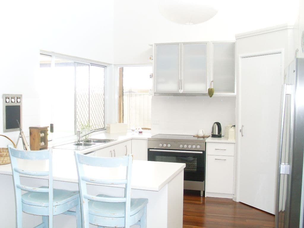 10 Glenfin Street, UTAKARRA WA 6530, Utakarra - Thumbnail 2