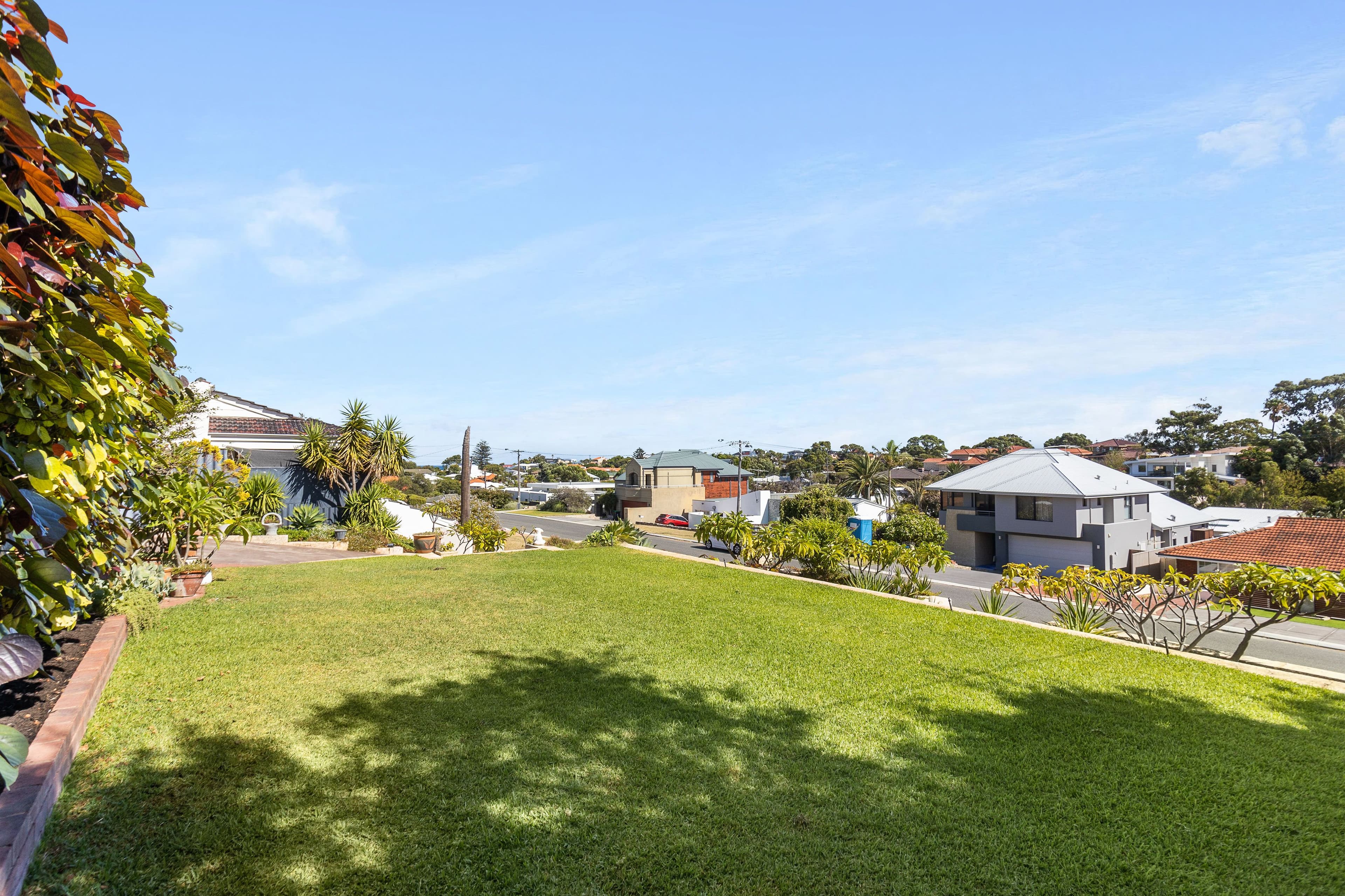 14 Martin Road, Sorrento WA 6020, Sorrento - Thumbnail 2