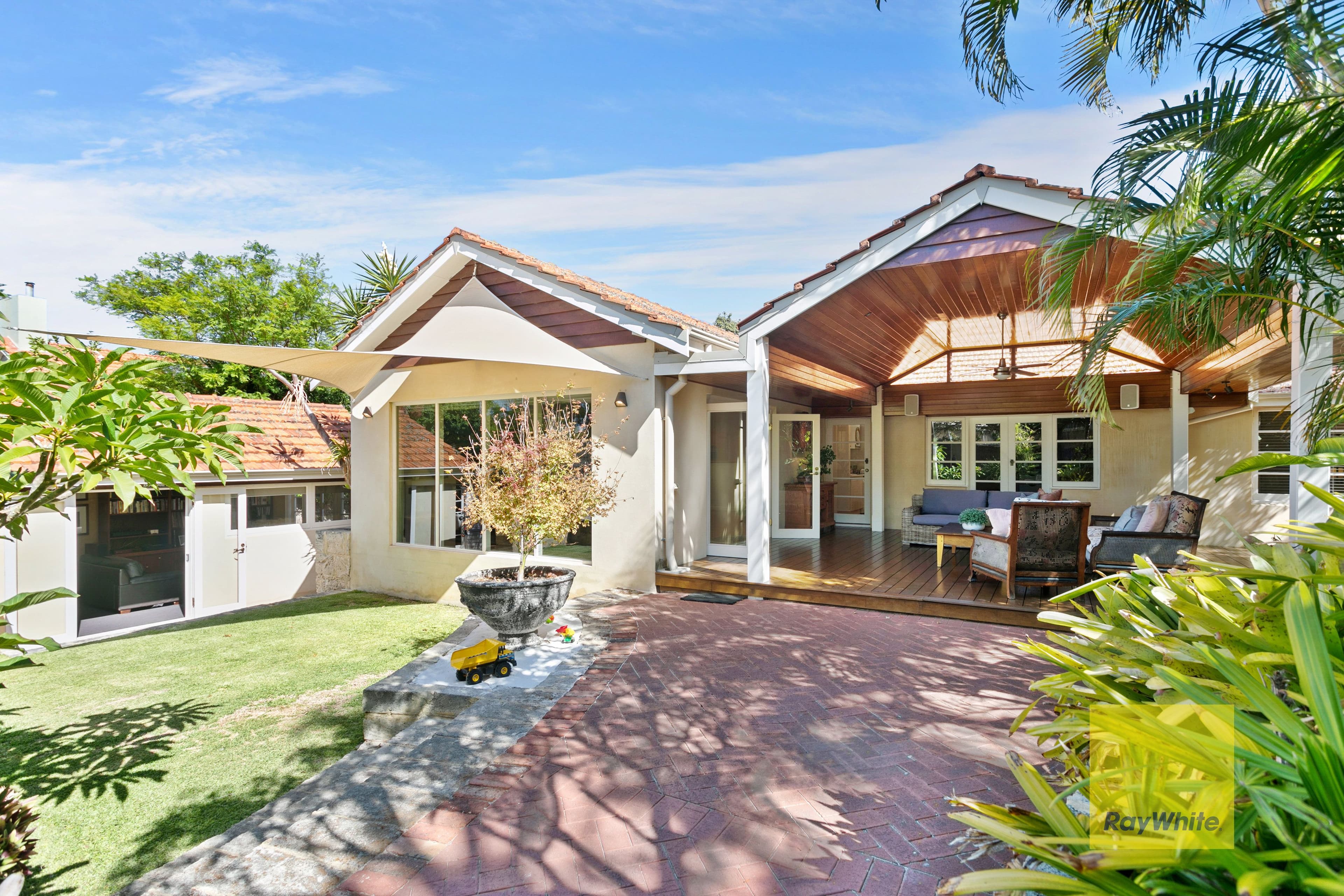 4 Haining Avenue, Cottesloe WA 6011, Cottesloe - Thumbnail 4
