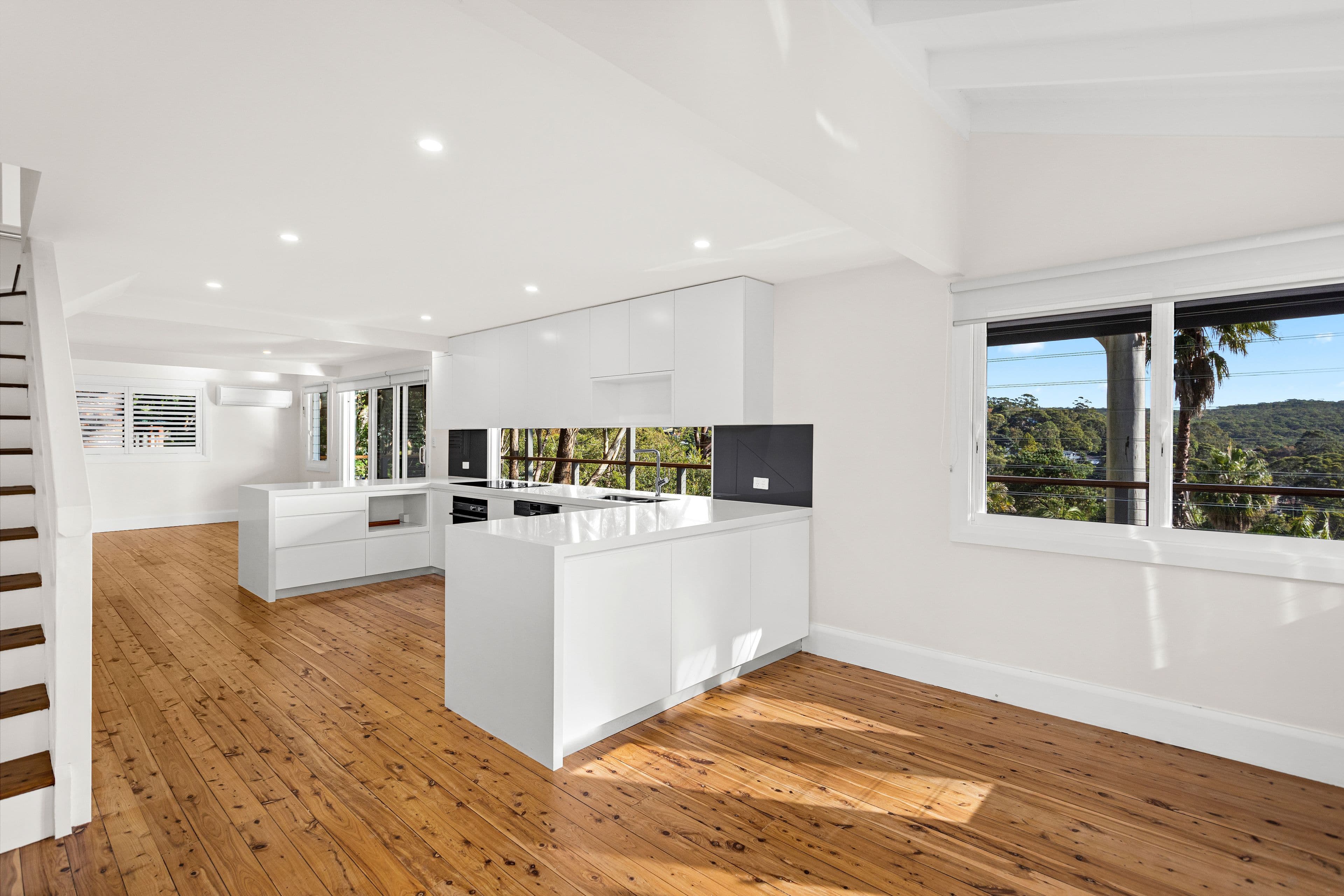 130 The Crescent, Helensburgh NSW 2508, Helensburgh - Thumbnail 2