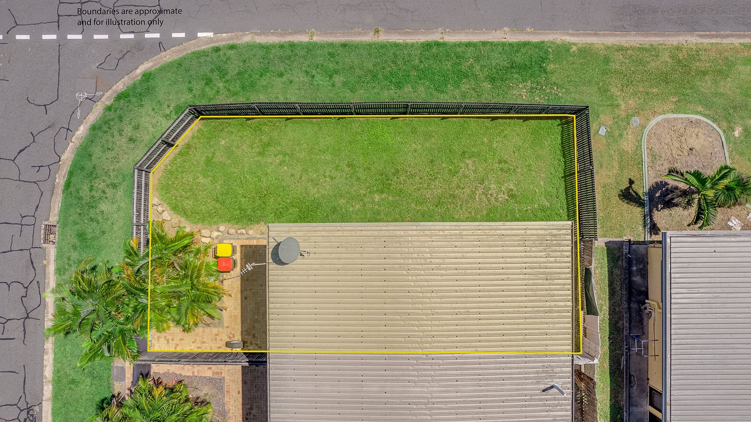 17 Fletcher Street, West Gladstone QLD 4680, West Gladstone - Thumbnail 2
