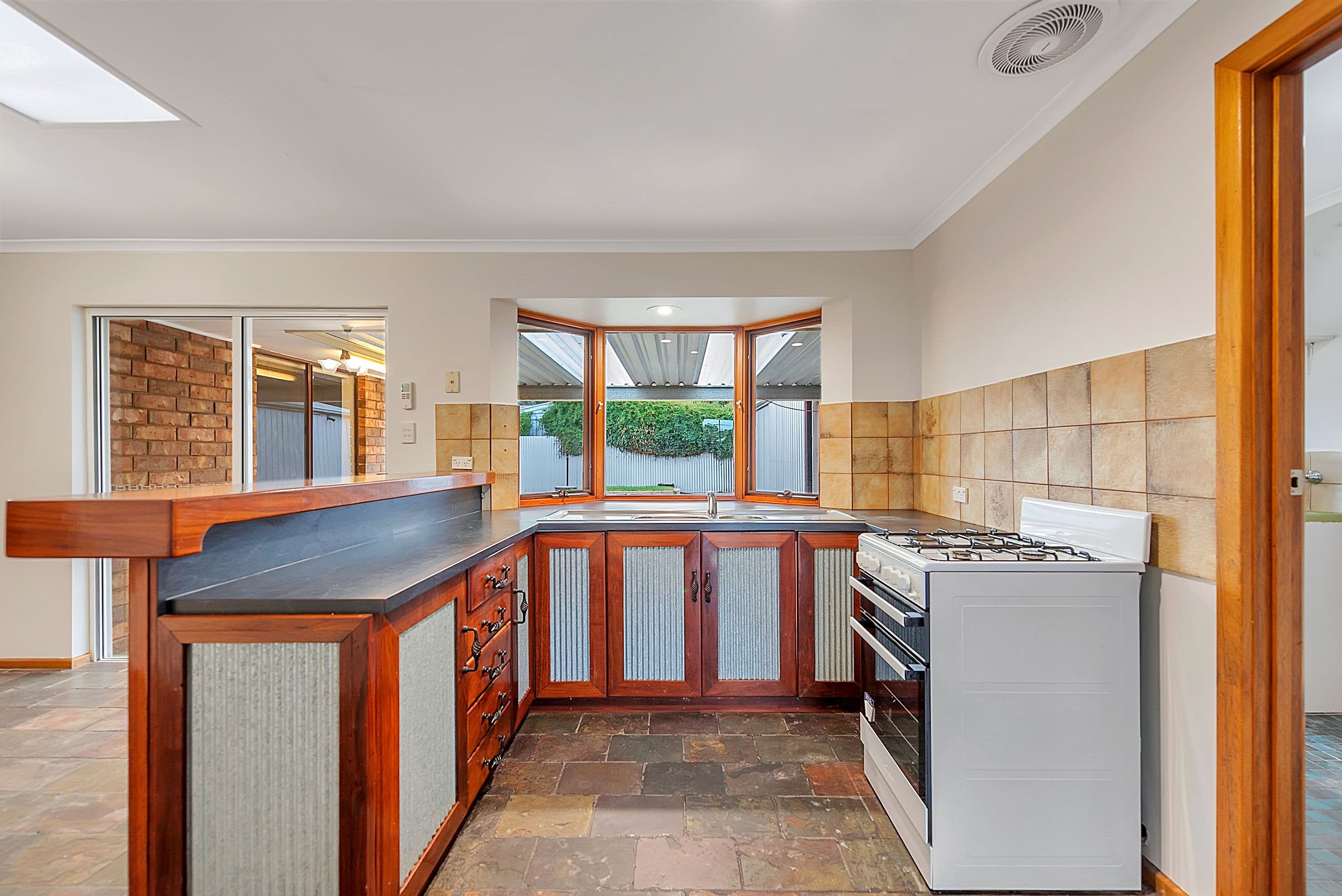 39 Teasdale Crescent, Parafield Gardens SA 5107, Parafield Gardens - Thumbnail 4