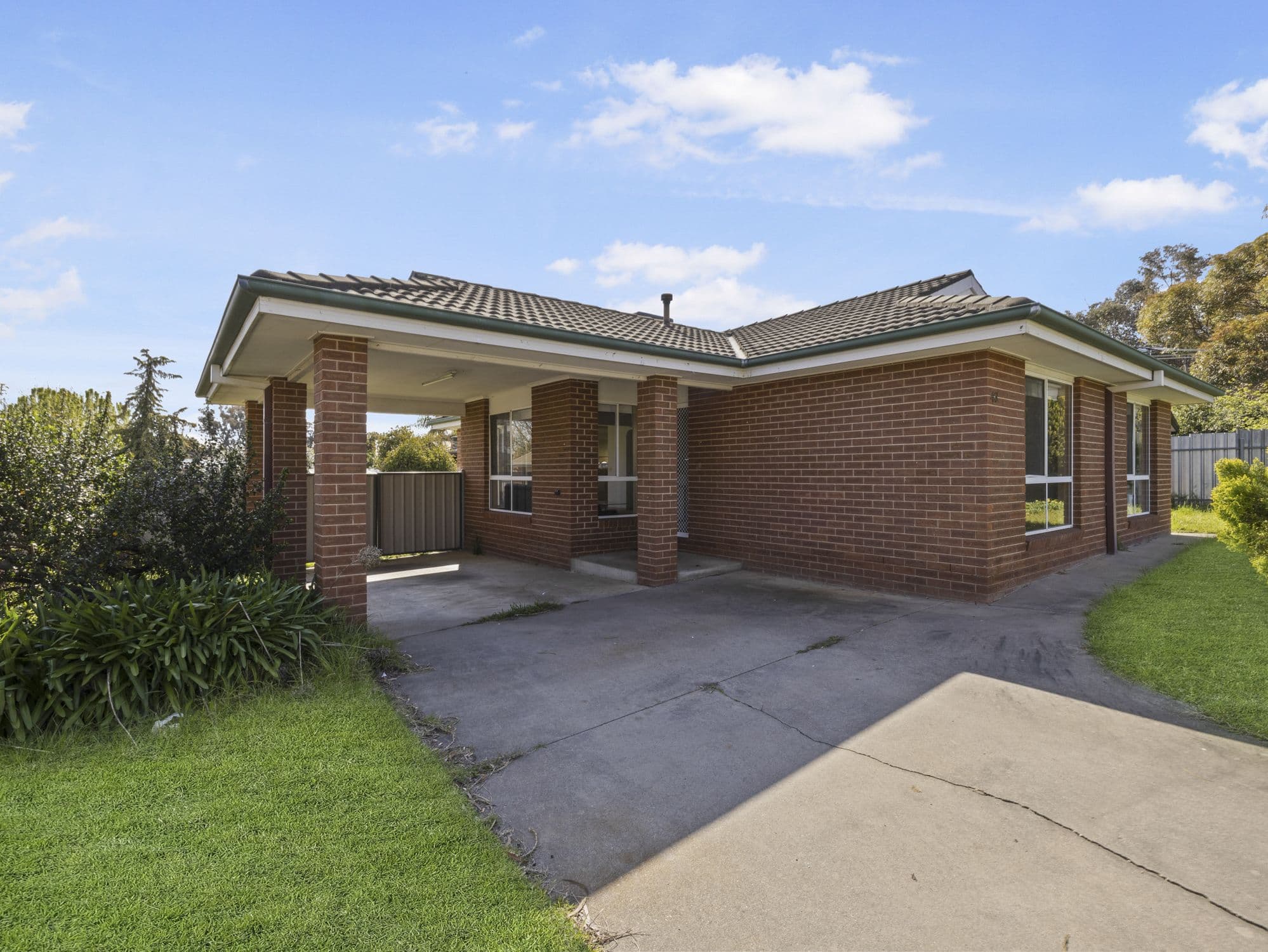 43 Amalfi Drive, Lavington NSW 2641, Lavington - Thumbnail 2