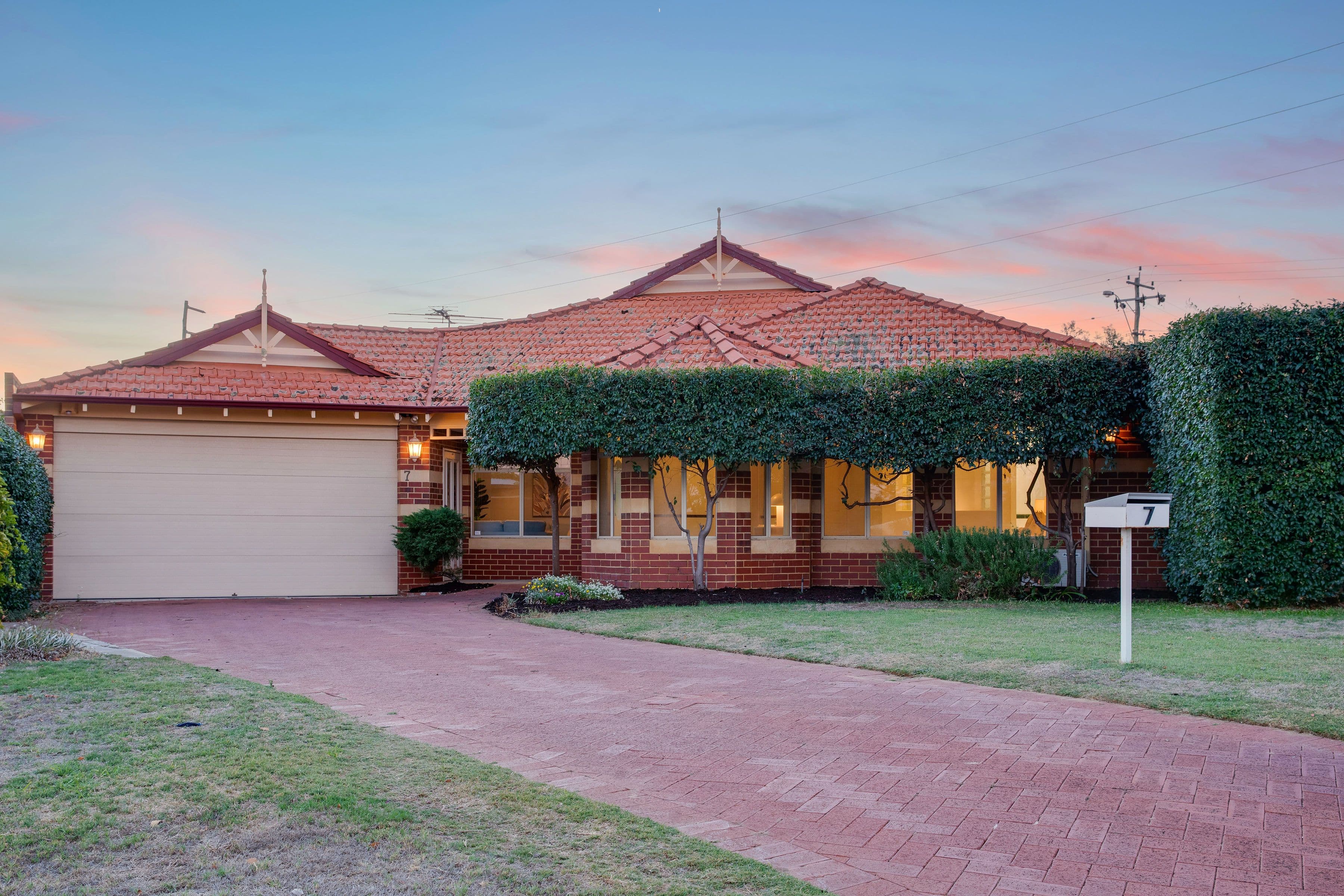 7 Raffan View, Gwelup WA 6018, Gwelup - Image 1