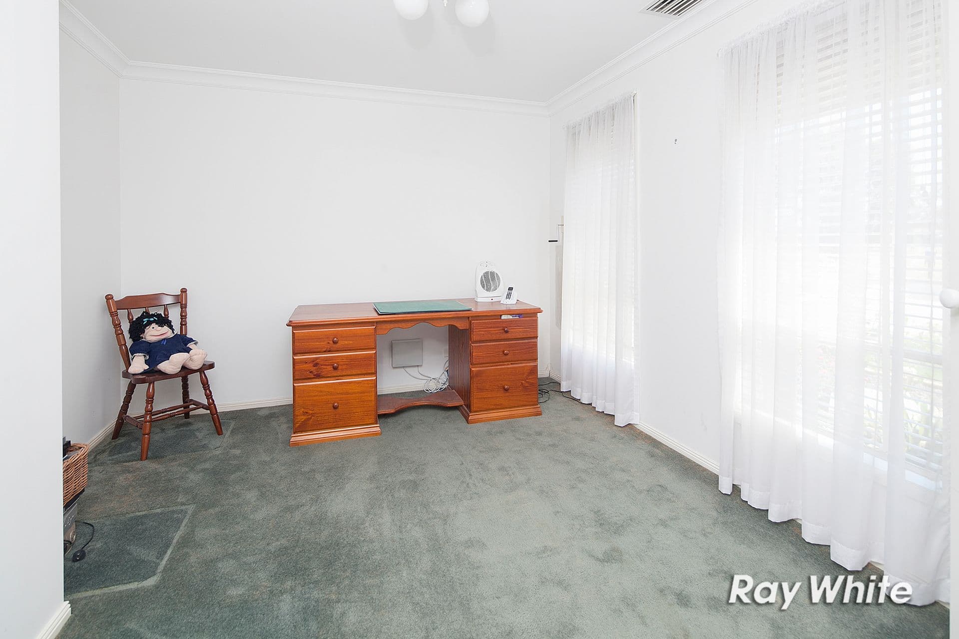 78 Cherryhills Drive, Cranbourne VIC 3977, Cranbourne - Thumbnail 5