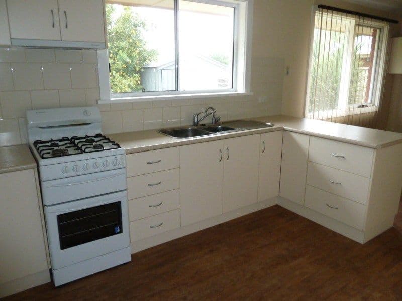 44 Derrington Street, MOUNT GAMBIER SA 5290, Mount Gambier - Thumbnail 3