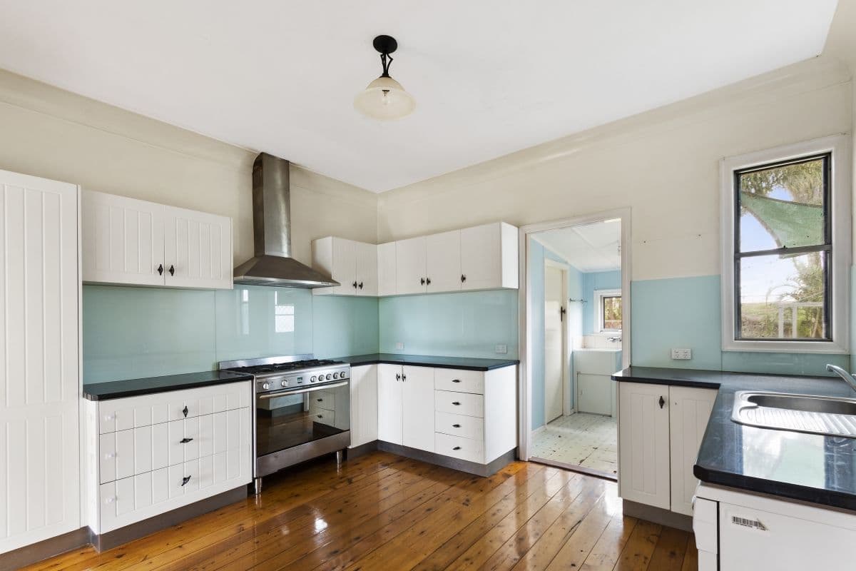 7 Tancred Avenue, Newtown QLD 4350, Newtown - Thumbnail 2