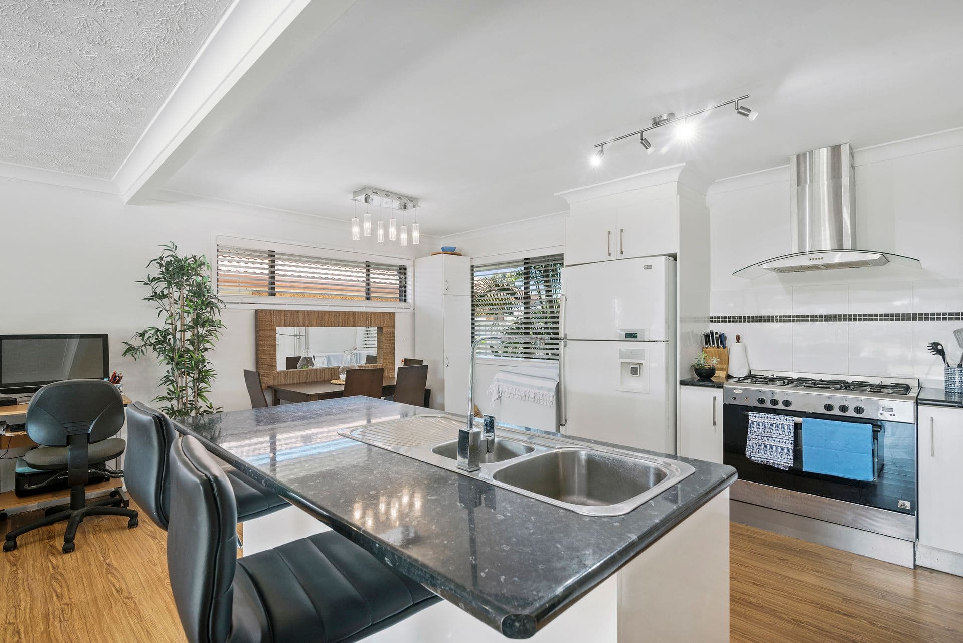 67 Guineas Creek Road, Elanora QLD 4221, Elanora - Thumbnail 3