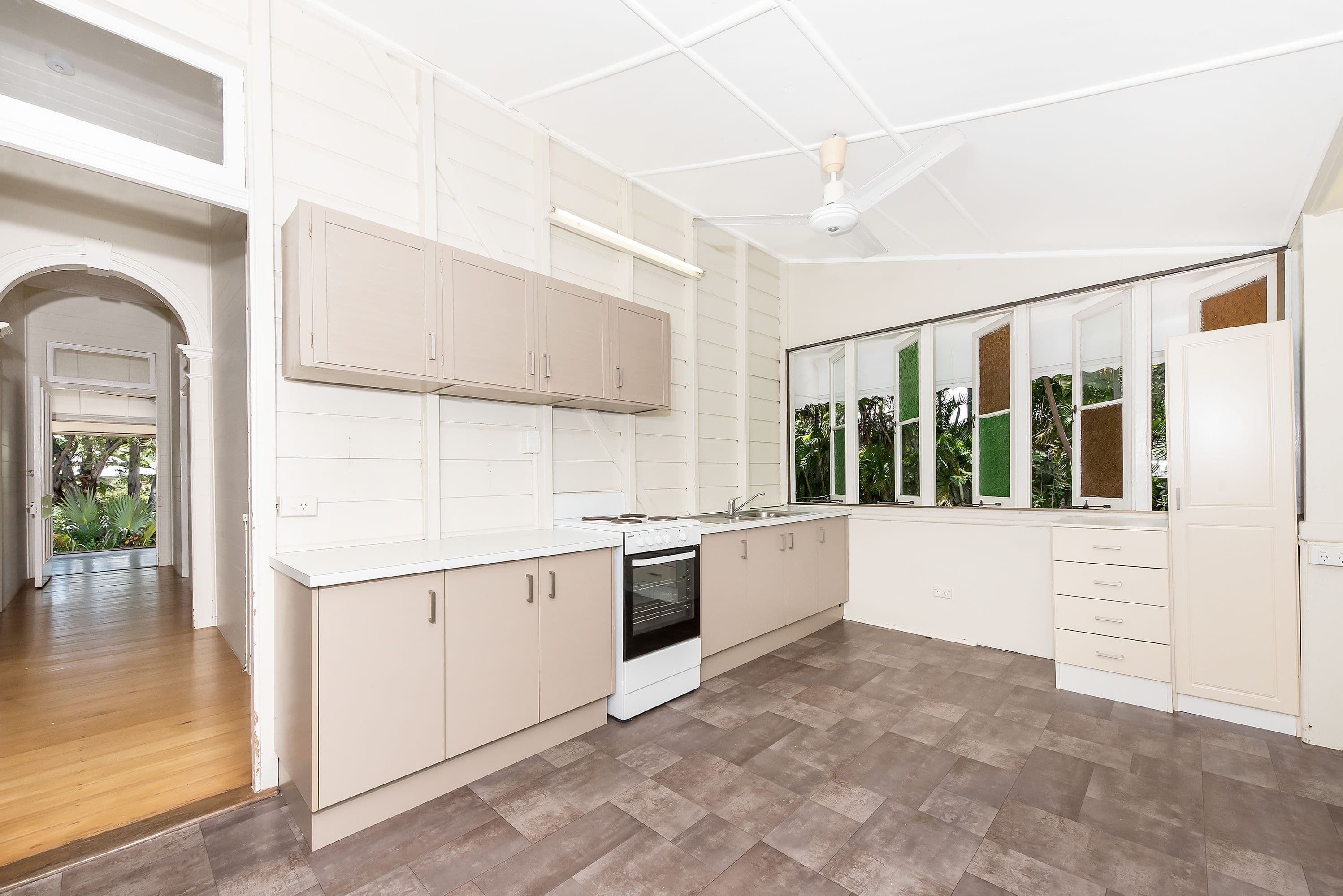 61 Alexandra Street, North Ward QLD 4810, North Ward - Thumbnail 4