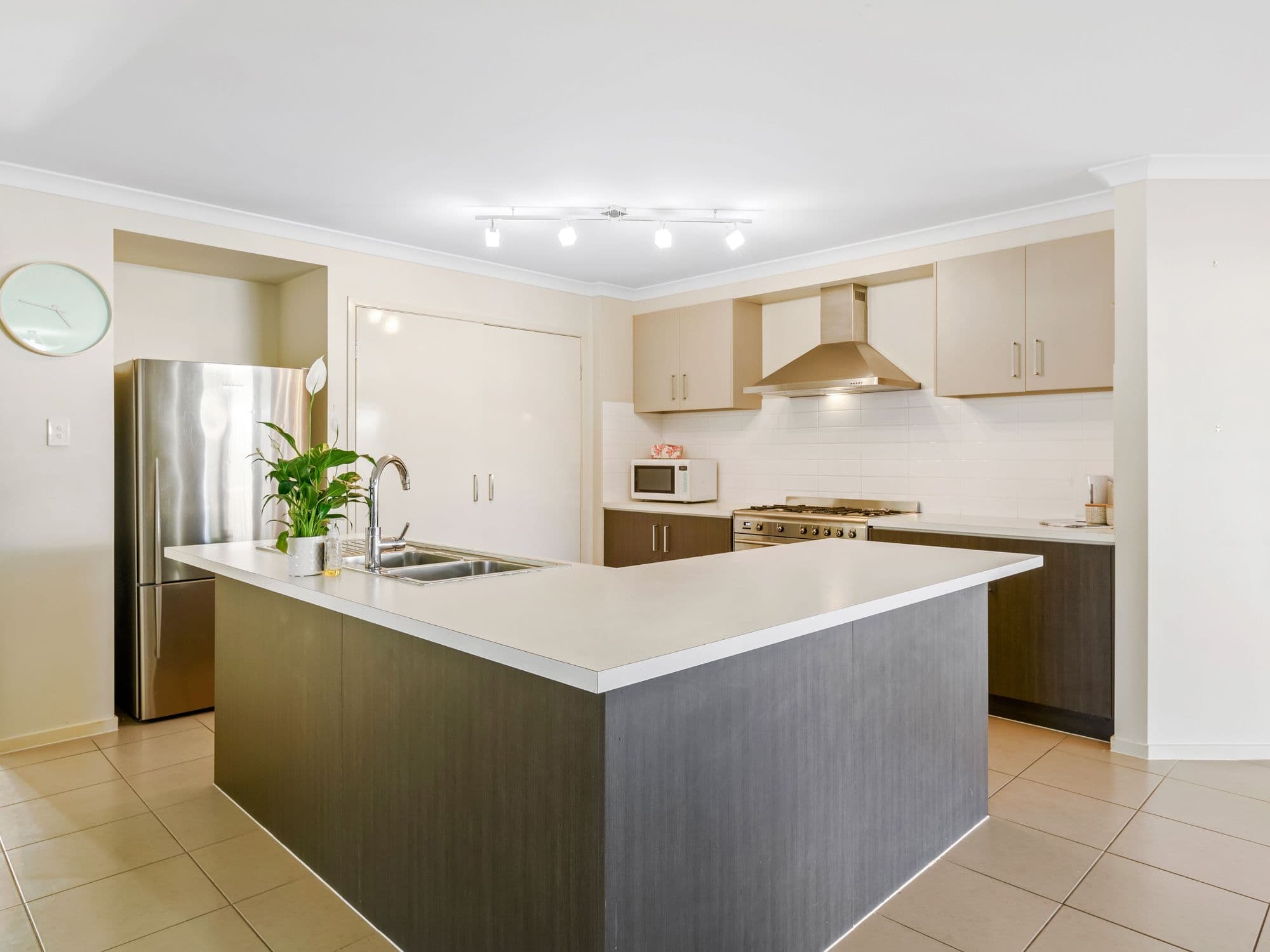 42 Siedofsky Street, Redbank Plains QLD 4301, Redbank Plains - Thumbnail 3
