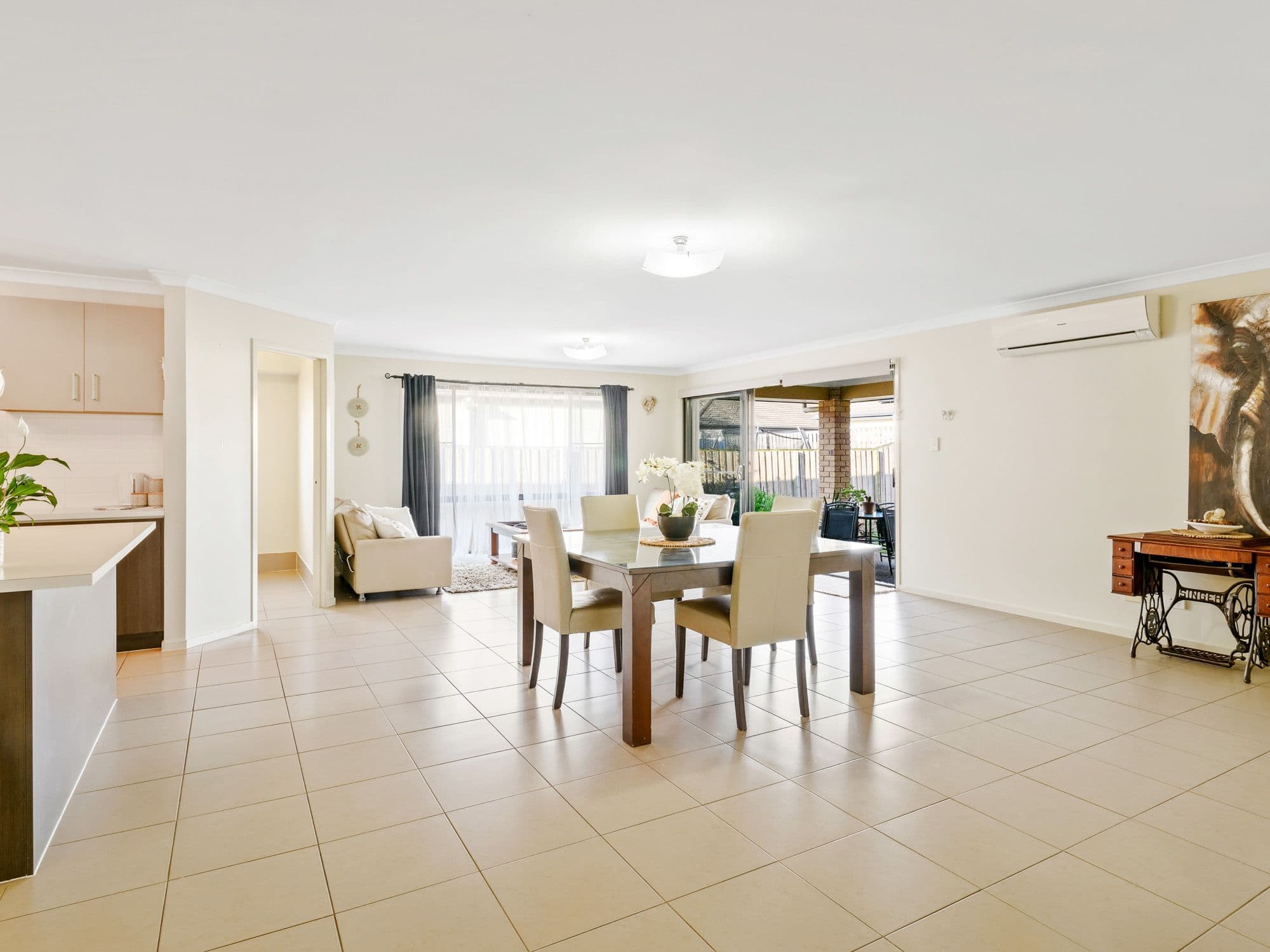 42 Siedofsky Street, Redbank Plains QLD 4301, Redbank Plains - Thumbnail 5