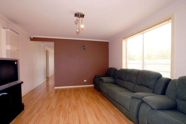 50 Bernborough Avenue, Cranbourne West VIC 3977, Cranbourne West - Thumbnail 4