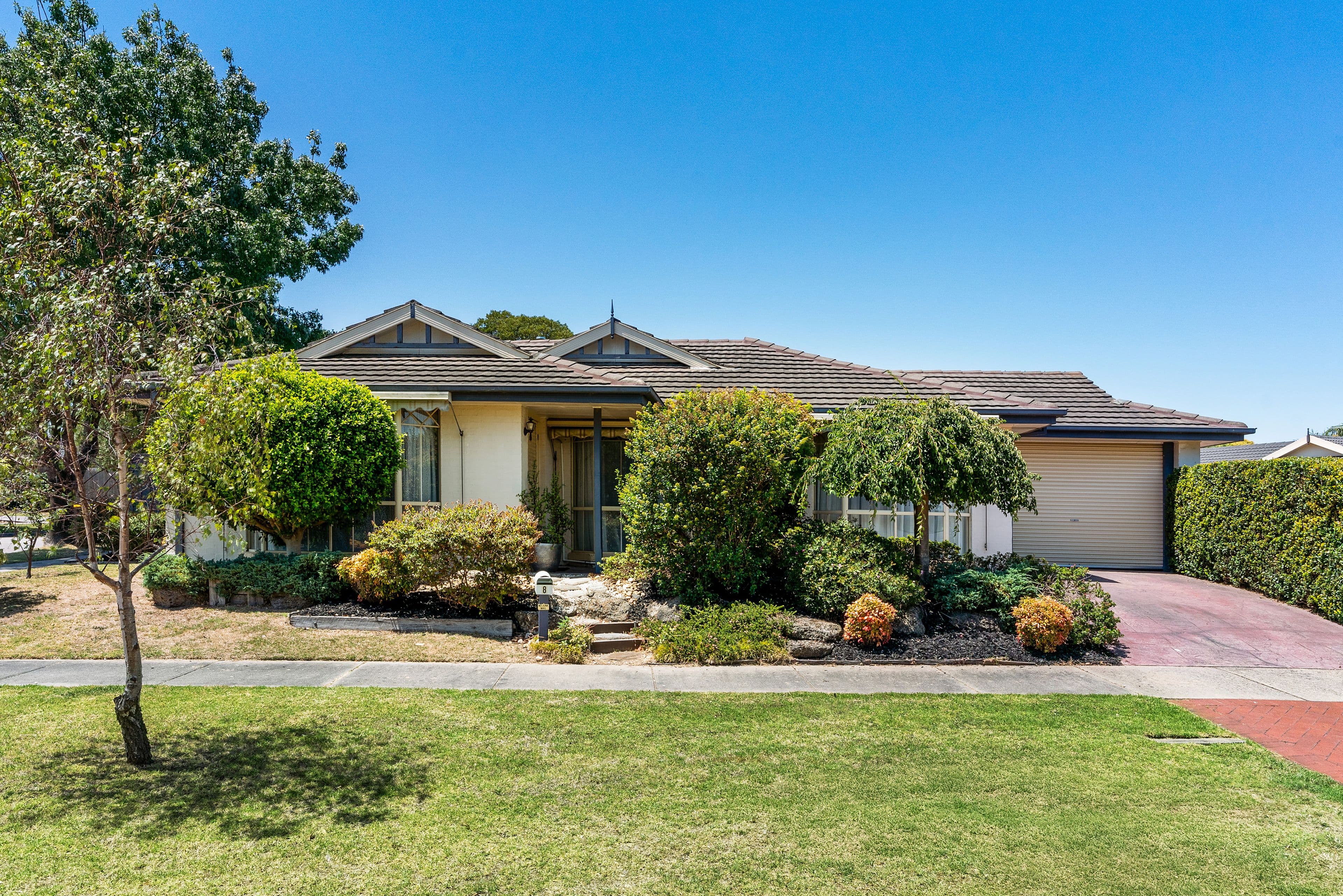 8 Glendale Close, Langwarrin VIC 3910, Langwarrin - Image 1