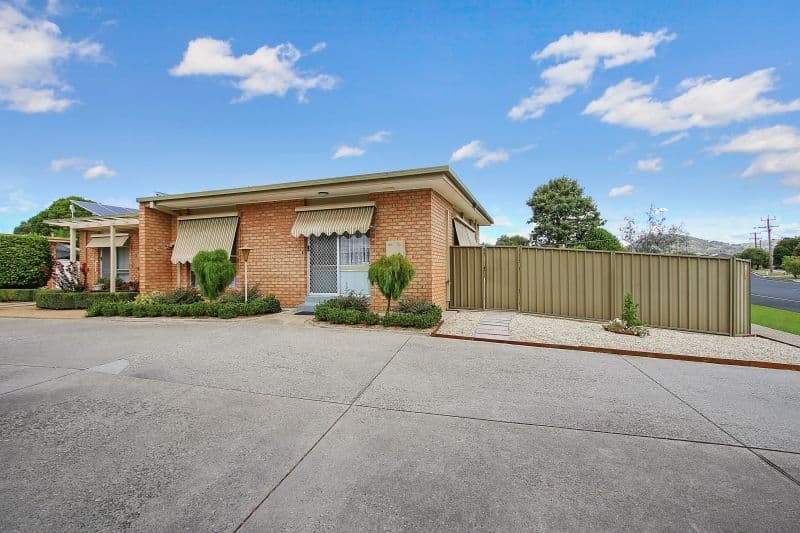 11 Angus Avenue, West Wodonga VIC 3690, West Wodonga - Image 1