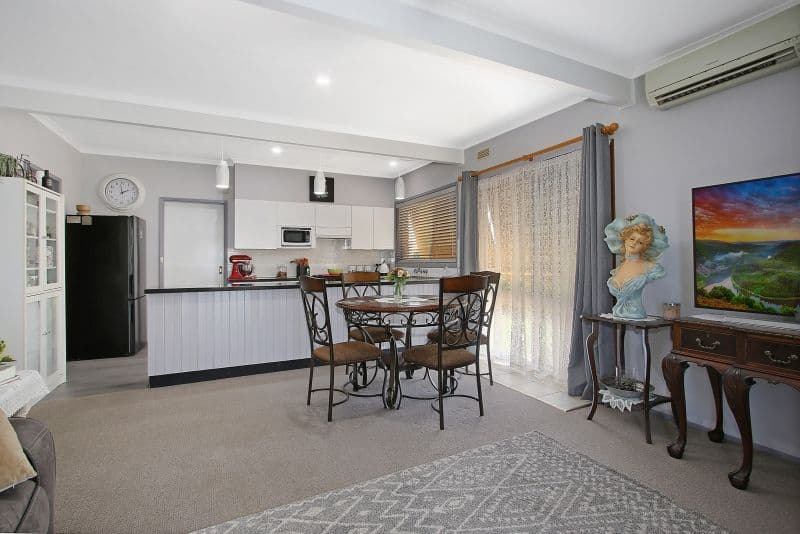 11 Angus Avenue, West Wodonga VIC 3690, West Wodonga - Thumbnail 2