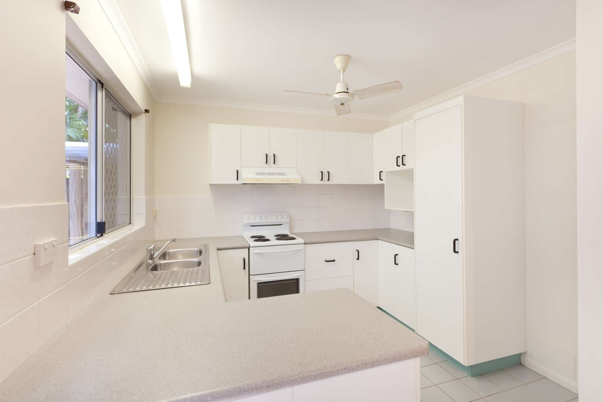 6-8 Benson Street, ROSSLEA QLD 4812, Rosslea - Thumbnail 3