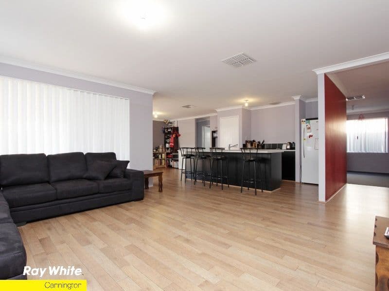 7 Gilman Court, PIARA WATERS WA 6112, Piara Waters - Thumbnail 2