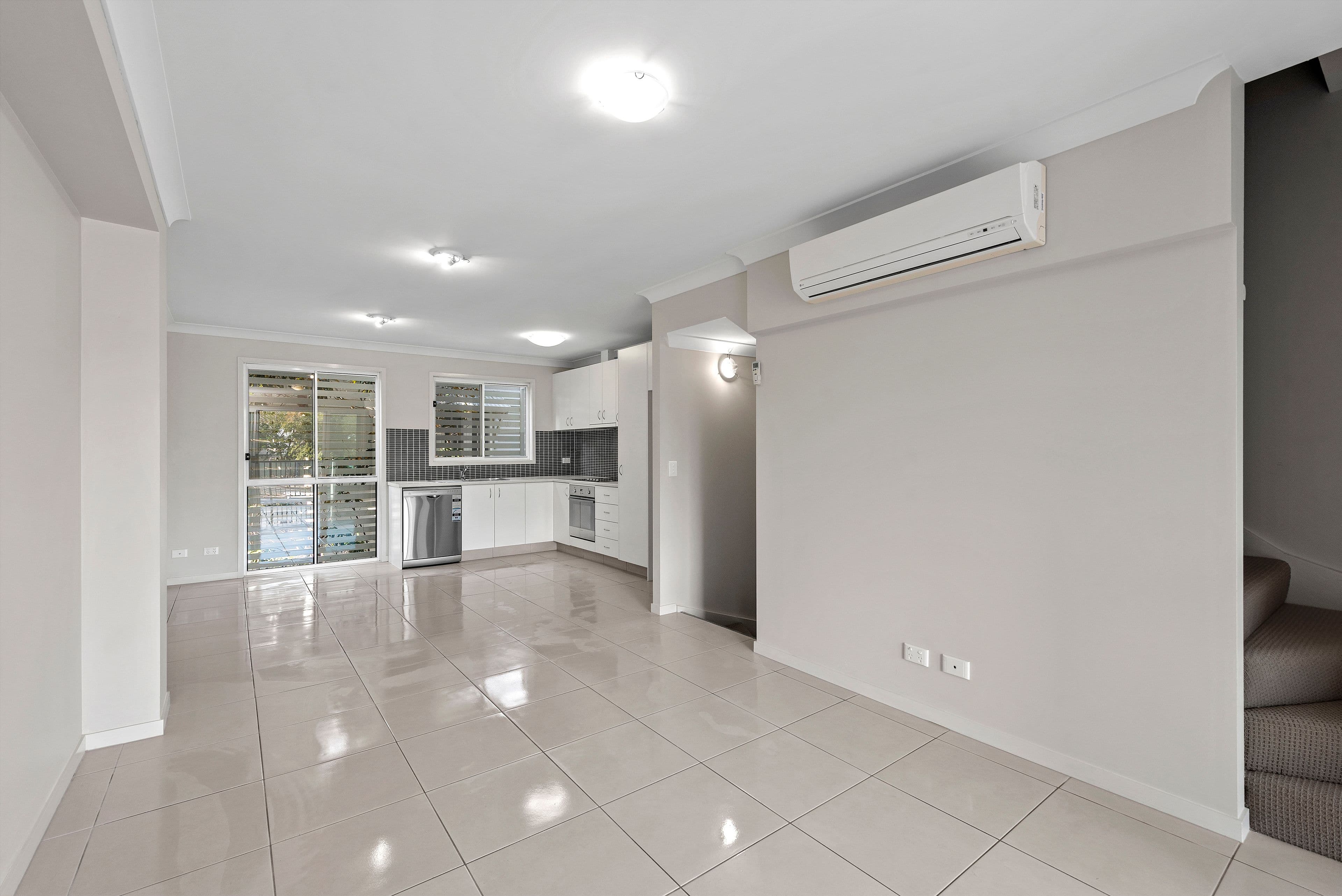 6 Hassall Street, Corinda QLD 4075, Corinda - Thumbnail 3