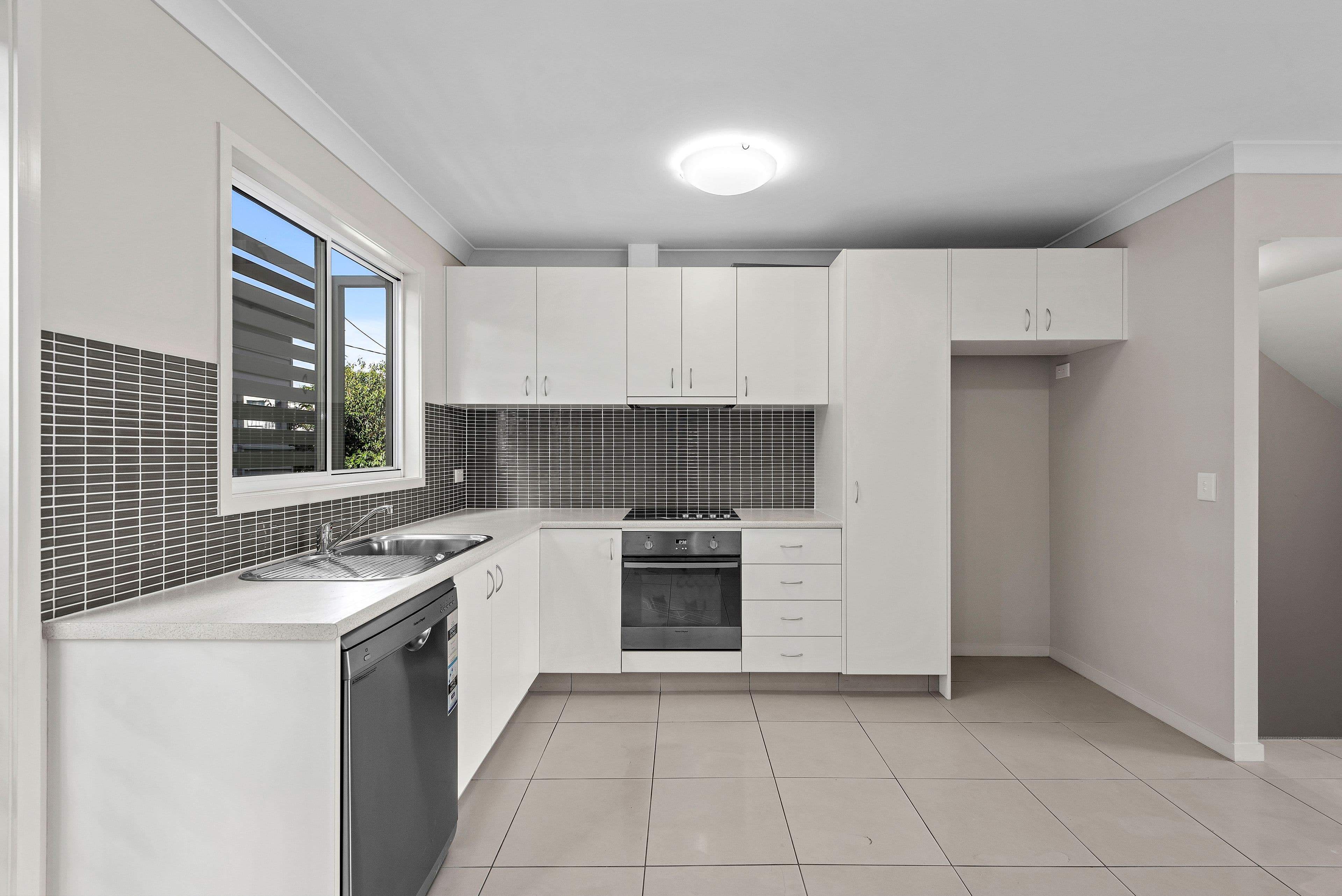 6 Hassall Street, Corinda QLD 4075, Corinda - Thumbnail 4