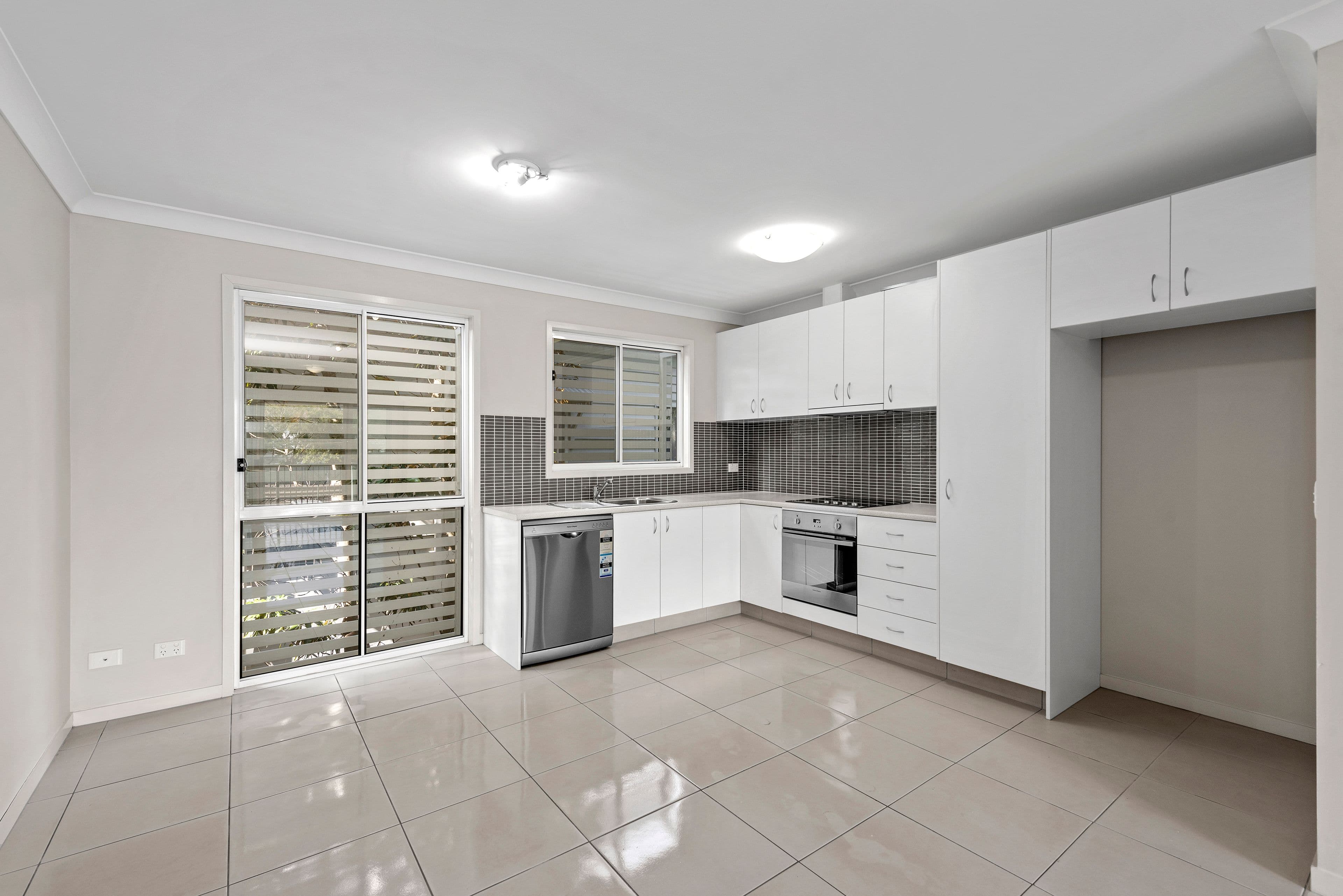 6 Hassall Street, Corinda QLD 4075, Corinda - Thumbnail 5