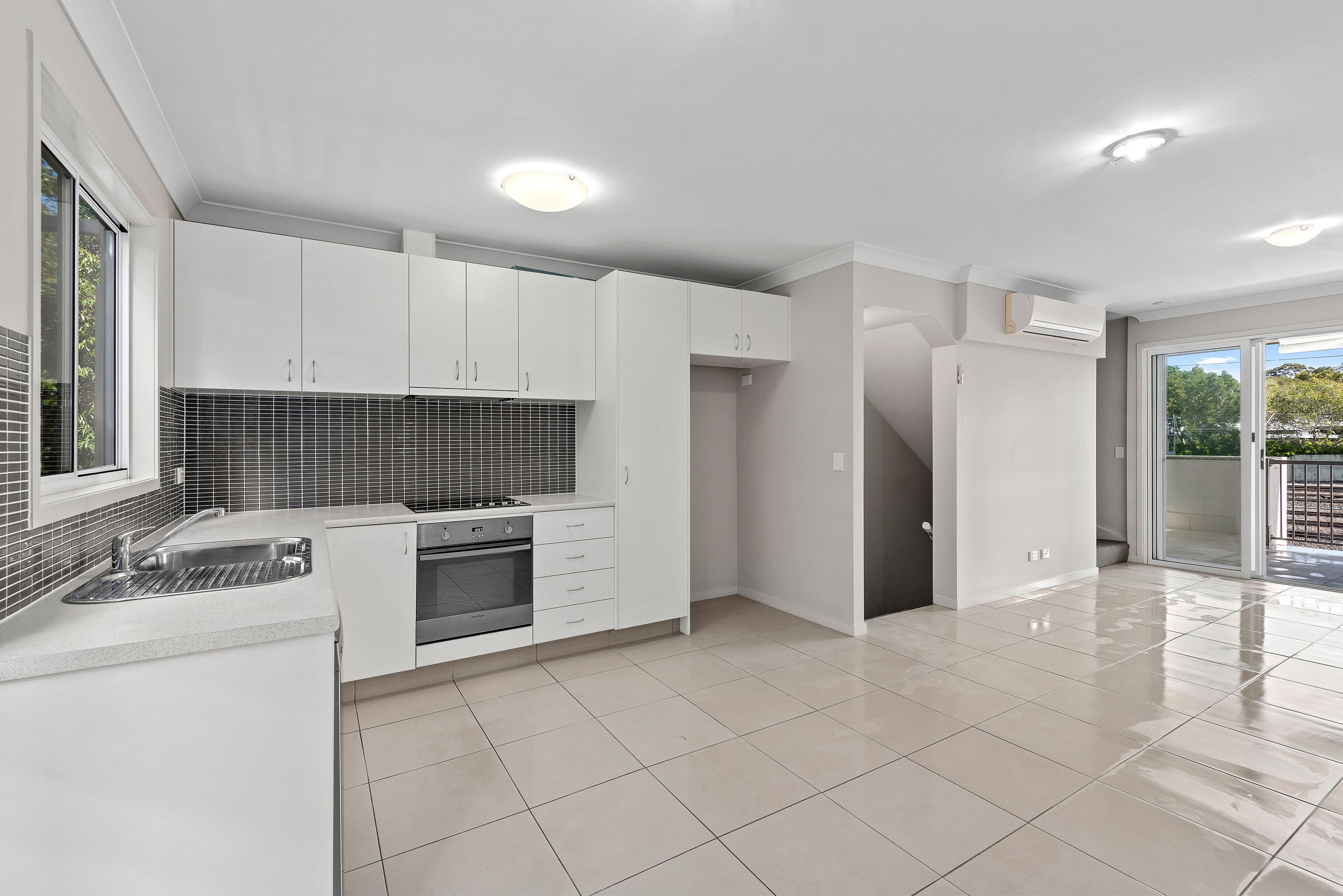 6 Hassall Street, Corinda QLD 4075, Corinda - Thumbnail 6