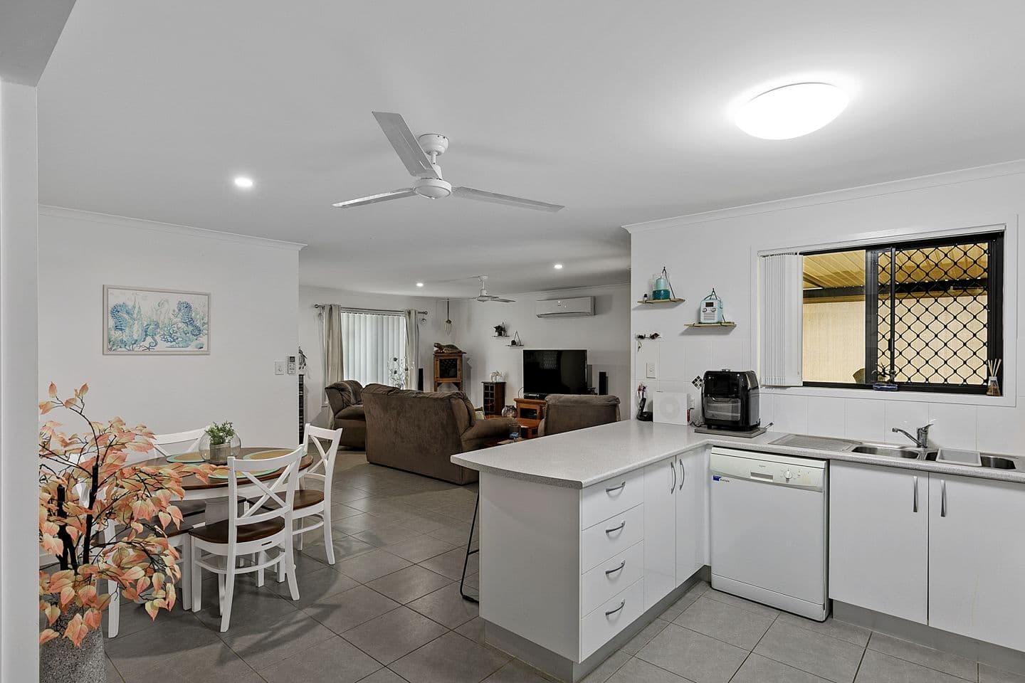 12 Lillee Court, Urangan QLD 4655, Urangan - Thumbnail 6
