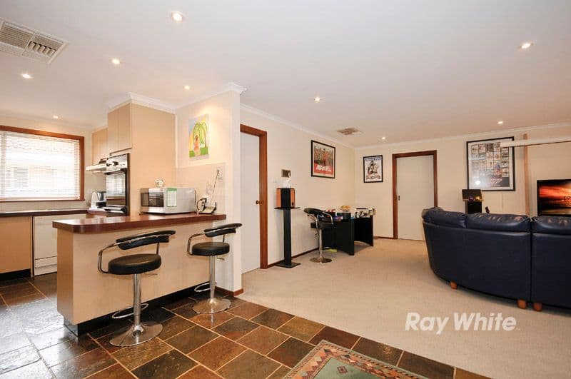 89 Wakley Crescent, WANTIRNA SOUTH VIC 3152, Wantirna South - Thumbnail 2