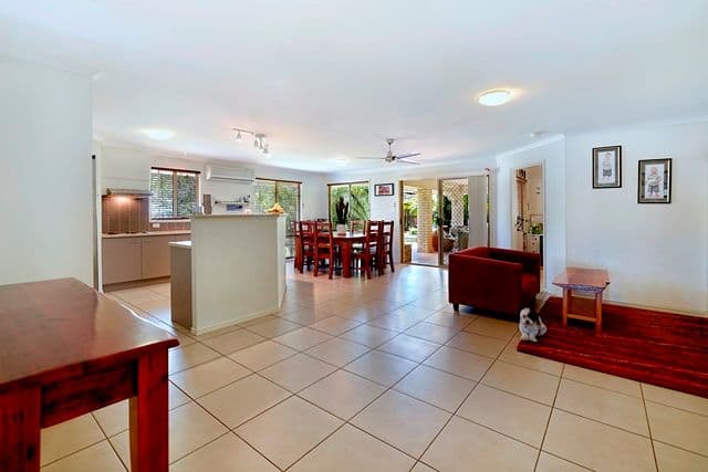 10 Duranta Street, ORMEAU QLD 4208, Ormeau - Thumbnail 5