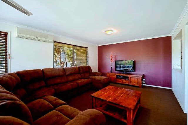 10 Duranta Street, ORMEAU QLD 4208, Ormeau - Thumbnail 6