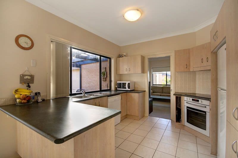 21 Linton Court, KANAHOOKA NSW 2530, Kanahooka - Thumbnail 2