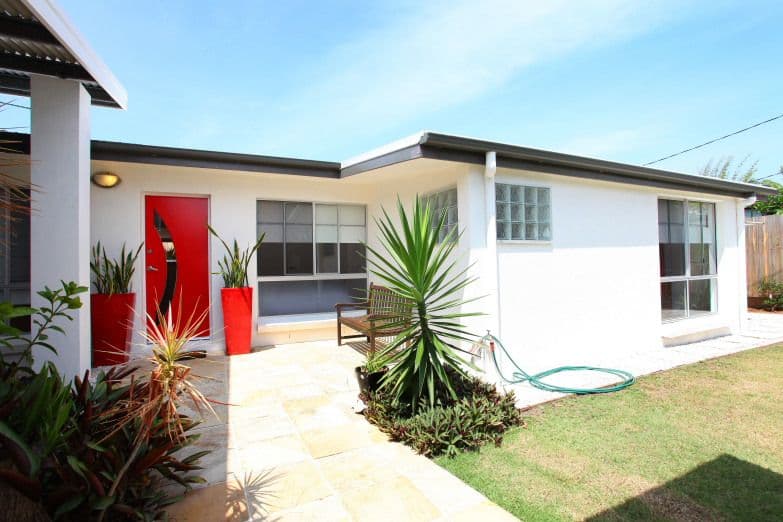 32 Allambi Avenue, BROADBEACH WATERS QLD 4218, Broadbeach Waters - Thumbnail 5