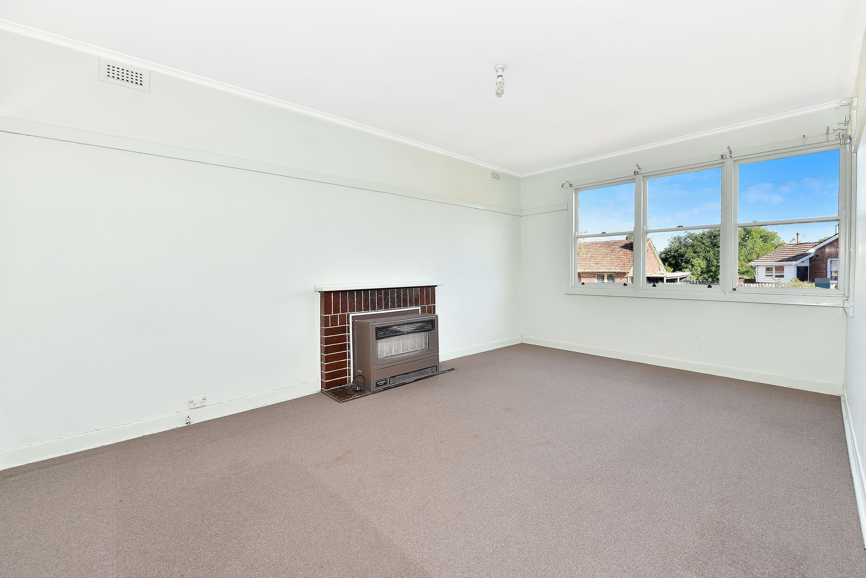 10 Claremont Street, Coburg North VIC 3058, Coburg North - Thumbnail 3