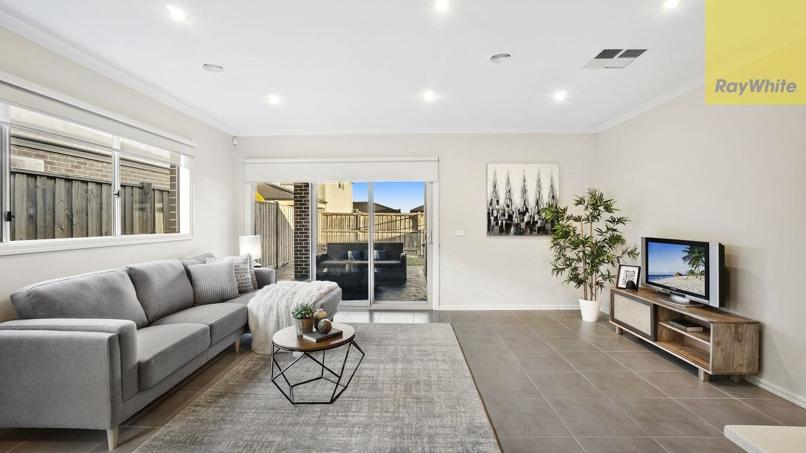 8 Dawkins Avenue, PLUMPTON VIC 3037, Plumpton - Thumbnail 3