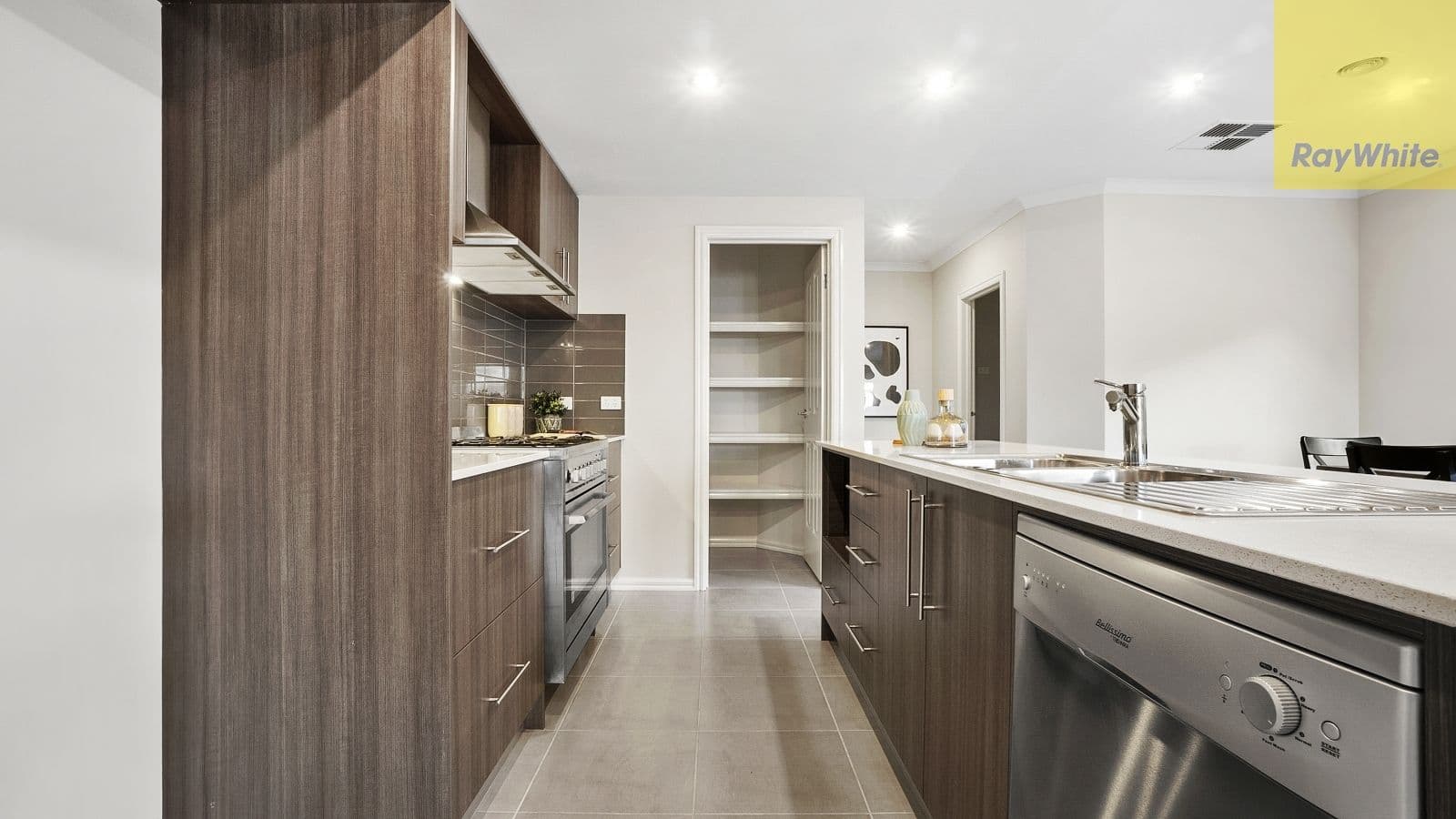 8 Dawkins Avenue, PLUMPTON VIC 3037, Plumpton - Thumbnail 5