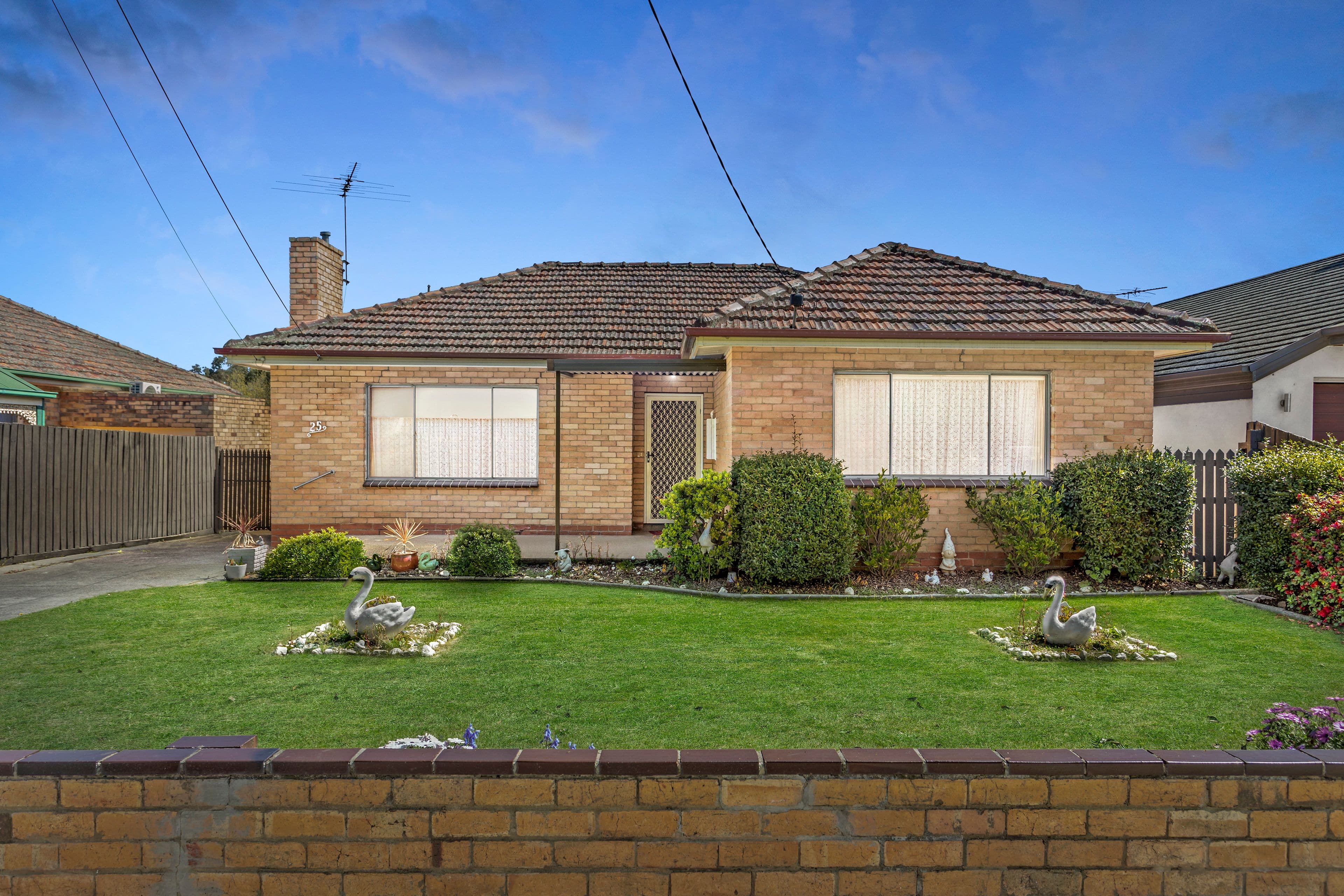 25 Dundee Avenue, Chadstone VIC 3148, Chadstone - Image 1