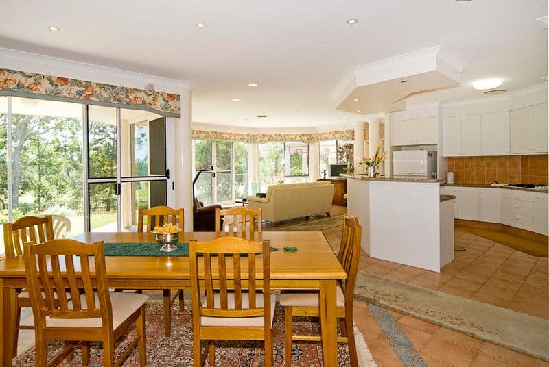 22 Jarvis Place, ARUNDEL QLD 4214, Arundel - Thumbnail 3